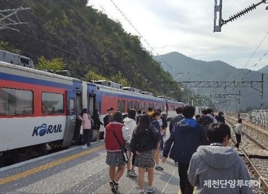 단양~영동 잇는 충북종단열차 운행 중단위기 넘겨 제천단양투데이 주요기사 제천단양투데이